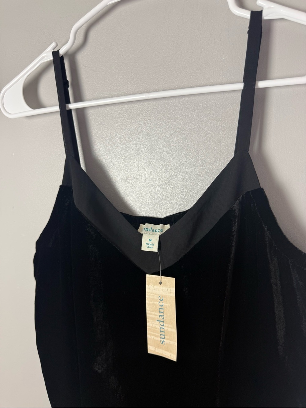 Sundance Black Jessica Velvet Camisole Tank Top Woman’s SZ M New Silk Blend